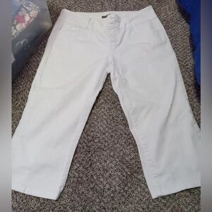 APT 9 white capris - size 10 - great condition